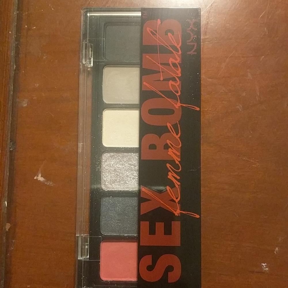 Nyx Femme fatale Sex Bomb palette